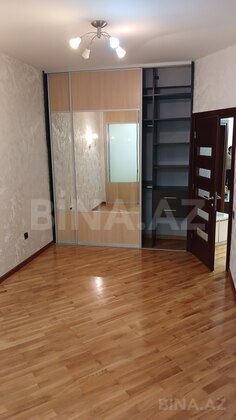 2 otaqlı Yeni tikili, 8-ci mikrorayon q., Bakı