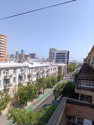 3 otaqlı Köhnə tikili, 28 May m., Bakı