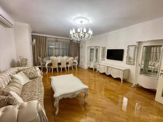 3 otaqlı Yeni tikili, Şah İsmayıl Xətai m., Bakı