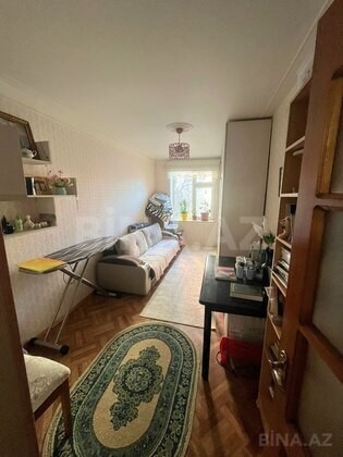3 otaqlı Köhnə tikili, Elmlər Akademiyası m., Bakı