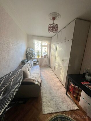 3 otaqlı Köhnə tikili, Elmlər Akademiyası m., Bakı