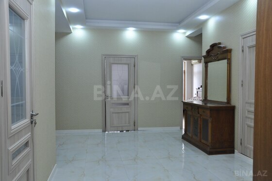 4 otaqlı Yeni tikili, Şah İsmayıl Xətai m., Bakı