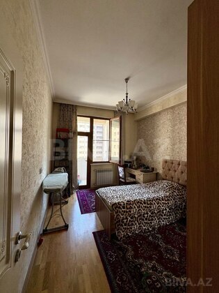 3 otaqlı Yeni tikili, Qara Qarayev m., Bakı