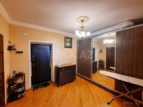 3 otaqlı Yeni tikili, Neftçilər m., Bakı