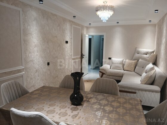 4 otaqlı Köhnə tikili, Həzi Aslanov m., Bakı