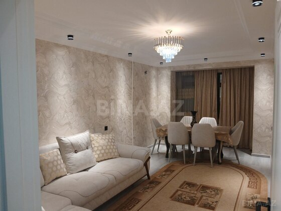 4 otaqlı Köhnə tikili, Həzi Aslanov m., Bakı