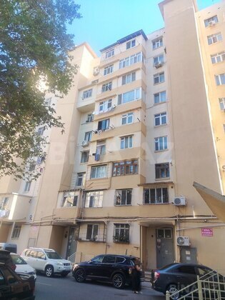 2 otaqlı Köhnə tikili, Memar Əcəmi m., Bakı