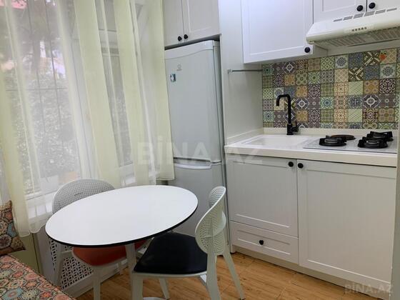 2 otaqlı Köhnə tikili, Neftçilər m., Bakı