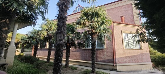 8 otaqlı Həyət evi/Bağ evi, Əhmədli m., Bakı