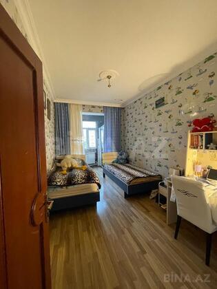 4 otaqlı Köhnə tikili, Xalqlar Dostluğu m., Bakı