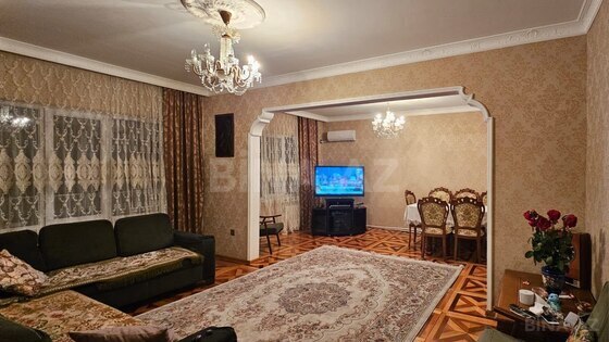 5 otaqlı Köhnə tikili, Həzi Aslanov m., Bakı