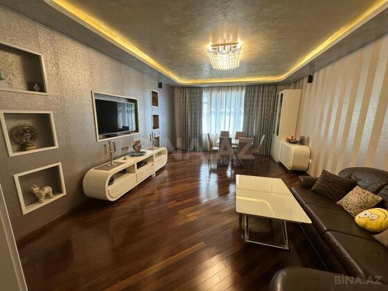 3 otaqlı Yeni tikili, Şah İsmayıl Xətai m., Bakı