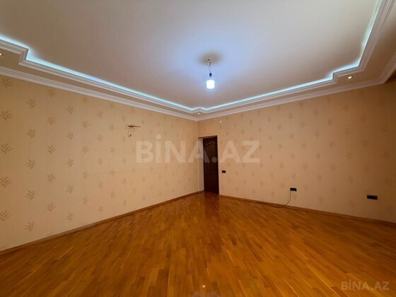 3 otaqlı Yeni tikili, Şah İsmayıl Xətai m., Bakı