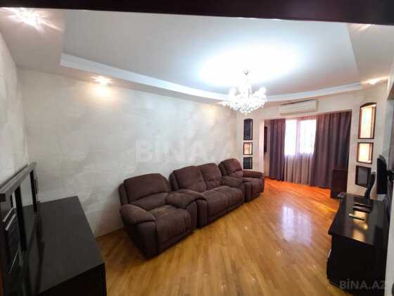 3 otaqlı Köhnə tikili, Nizami m., Bakı
