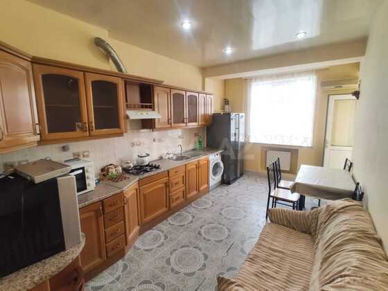 3 otaqlı Yeni tikili, Memar Əcəmi m., Bakı