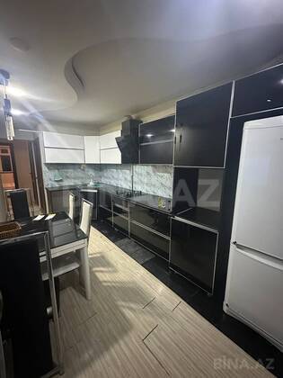 3 otaqlı Köhnə tikili, Bakıxanov q., Bakı