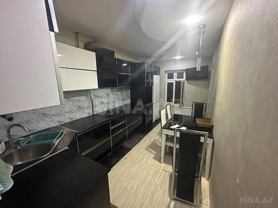 3 otaqlı Köhnə tikili, Bakıxanov q., Bakı