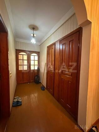 3 otaqlı Köhnə tikili, Bakıxanov q., Bakı