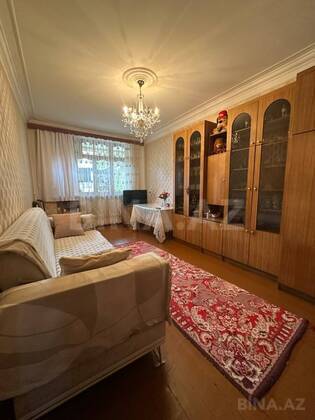 3 otaqlı Köhnə tikili, Bakıxanov q., Bakı
