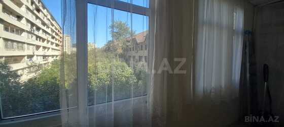 4 otaqlı Köhnə tikili, Həzi Aslanov m., Bakı