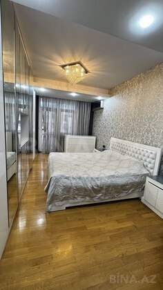 4 otaqlı Yeni tikili, Şah İsmayıl Xətai m., Bakı