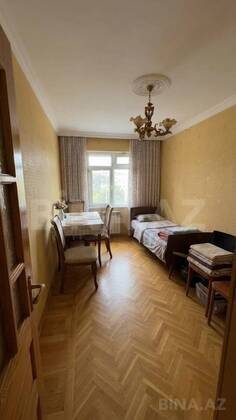 3 otaqlı Köhnə tikili, Neftçilər m., Bakı