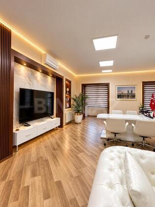 12 otaqlı Ofis, Elmlər Akademiyası m., Bakı