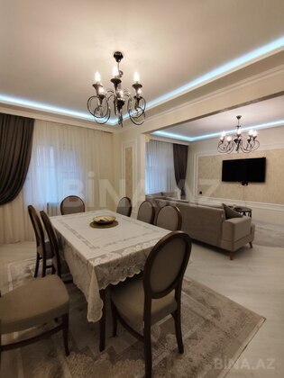 4 otaqlı Köhnə tikili, Əhmədli m., Bakı