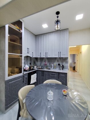 4 otaqlı Köhnə tikili, Əhmədli m., Bakı