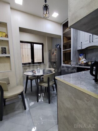 4 otaqlı Köhnə tikili, Əhmədli m., Bakı