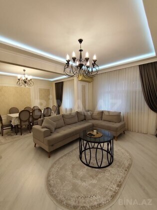 4 otaqlı Köhnə tikili, Əhmədli m., Bakı