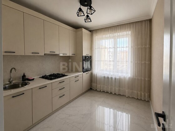 2 otaqlı Köhnə tikili, Elmlər Akademiyası m., Bakı