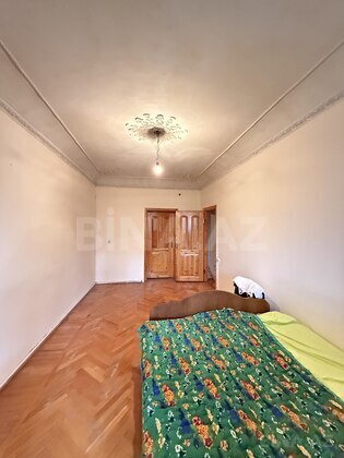 3 otaqlı Köhnə tikili, Neftçilər m., Bakı
