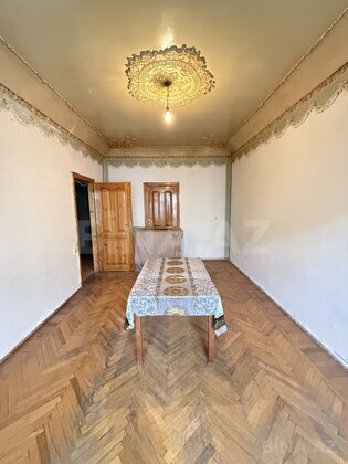 3 otaqlı Köhnə tikili, Neftçilər m., Bakı