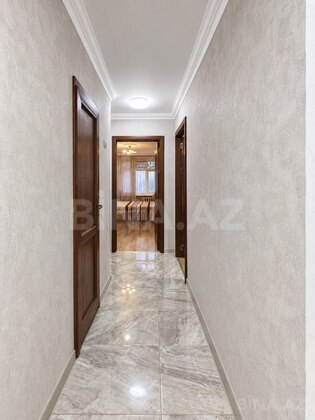 3 otaqlı Köhnə tikili, Qara Qarayev m., Bakı