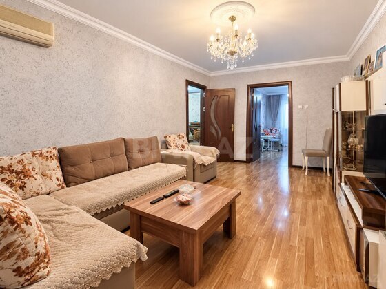 3 otaqlı Köhnə tikili, Qara Qarayev m., Bakı