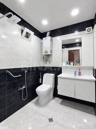 3 otaqlı Köhnə tikili, Qara Qarayev m., Bakı