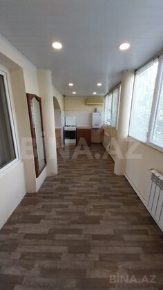 3 otaqlı Köhnə tikili, Elmlər Akademiyası m., Bakı