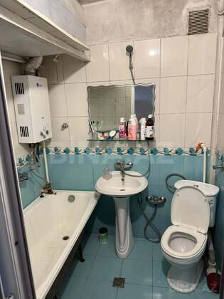 3 otaqlı Köhnə tikili, Neftçilər m., Bakı