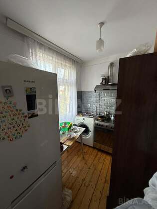 3 otaqlı Köhnə tikili, Neftçilər m., Bakı