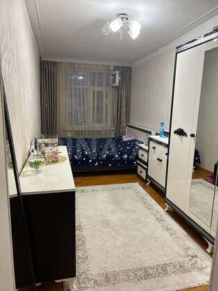 3 otaqlı Köhnə tikili, Neftçilər m., Bakı