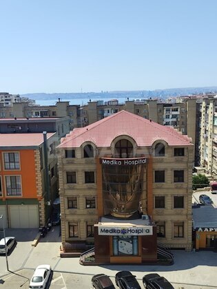 3 otaqlı Köhnə tikili, Həzi Aslanov m., Bakı