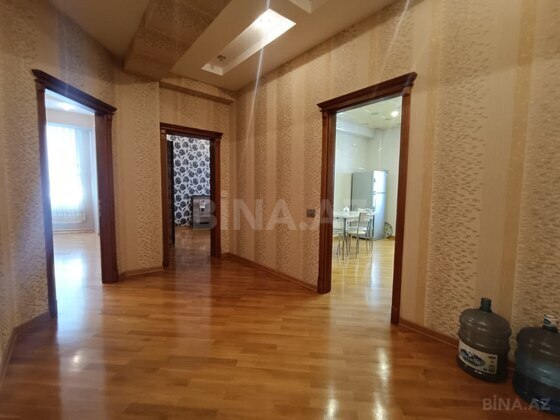 3 otaqlı Yeni tikili, Şah İsmayıl Xətai m., Bakı