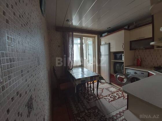 3 otaqlı Köhnə tikili, Xalqlar Dostluğu m., Bakı