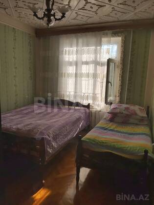 3 otaqlı Köhnə tikili, Xalqlar Dostluğu m., Bakı
