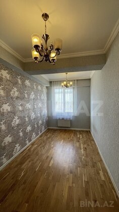3 otaqlı Yeni tikili, İnşaatçılar m., Bakı