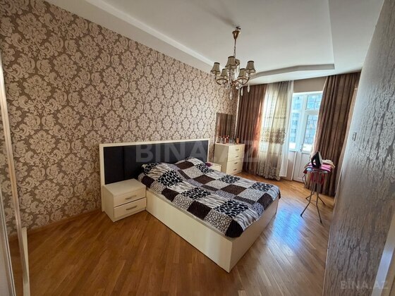 3 otaqlı Yeni tikili, Xırdalan