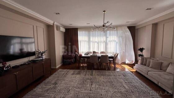 3 otaqlı Yeni tikili, Şah İsmayıl Xətai m., Bakı