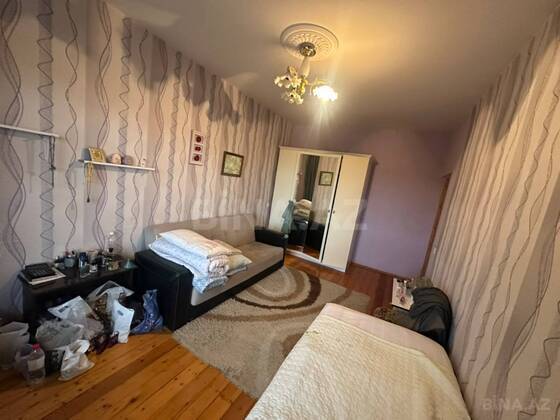 5 otaqlı Köhnə tikili, Bakıxanov q., Bakı