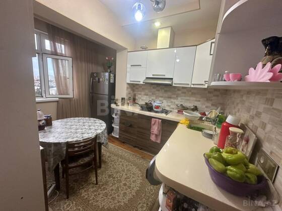 5 otaqlı Köhnə tikili, Bakıxanov q., Bakı